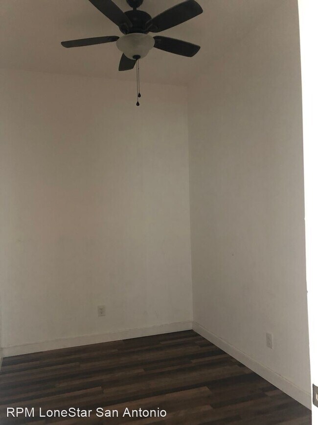 Foto del edificio - 2 br, 1 bath House - 2419 S Presa St Unit 102