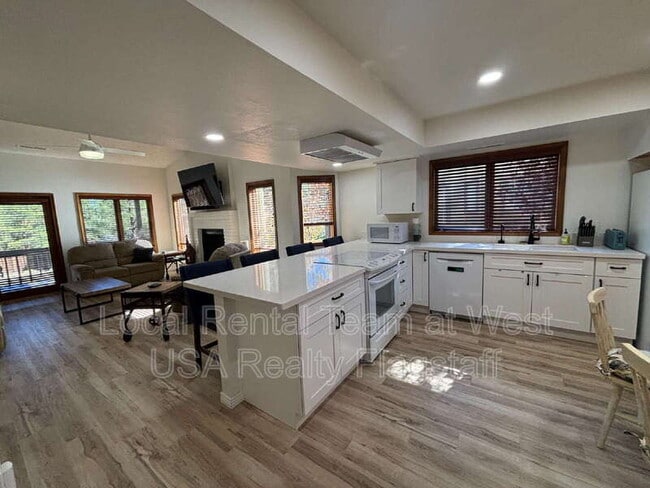 Foto del edificio - 2340 N Plateau Dr