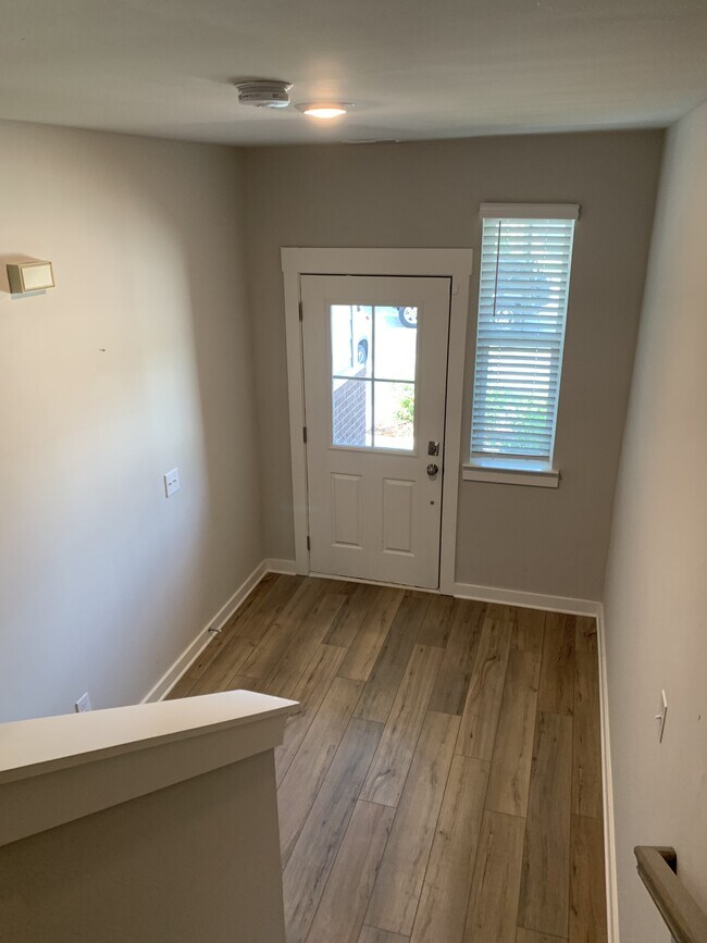 Building Photo - 5053 Percival Dr
