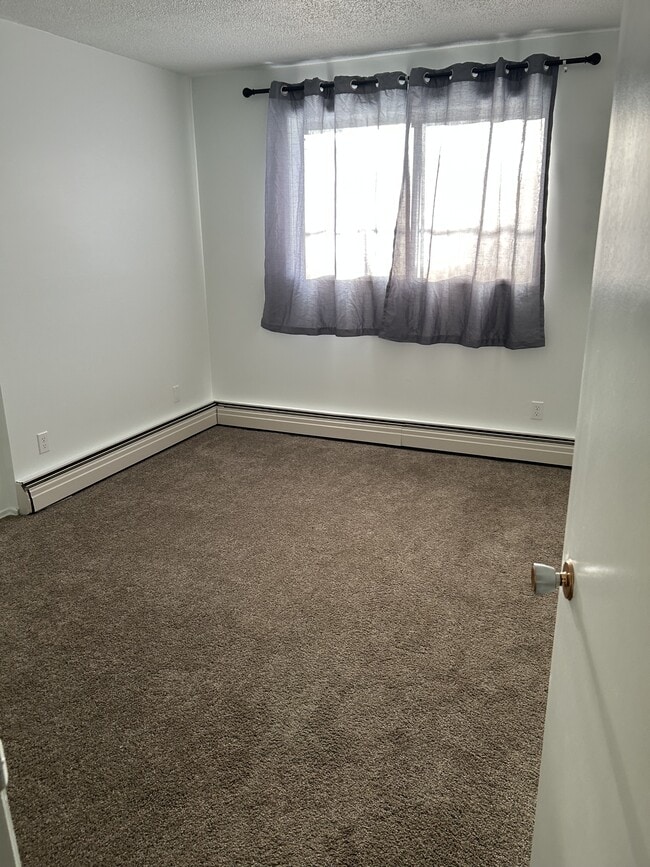 Building Photo - 3607 118 Ave NW