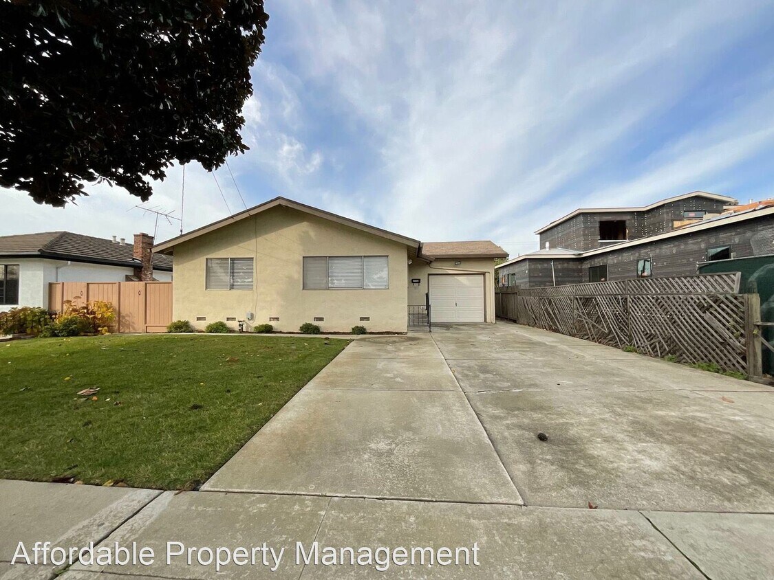 Primary Photo - 2 br, 1 bath House - 4451 Alder Avenue
