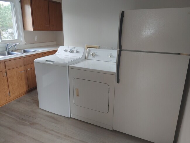 Foto del edificio - 2718 Stenzel Ave