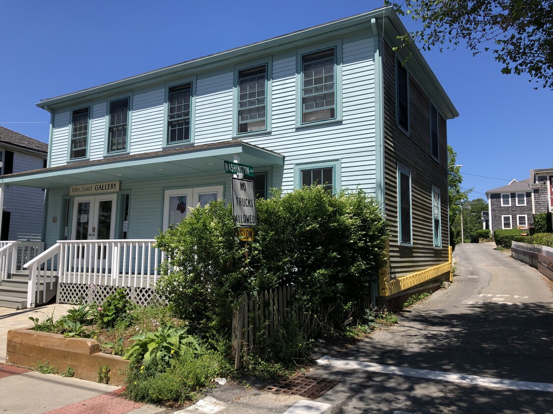 Front of building - 398 Commercial St