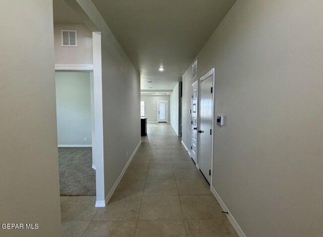 Building Photo - 7409 Scarlet Oak Pl