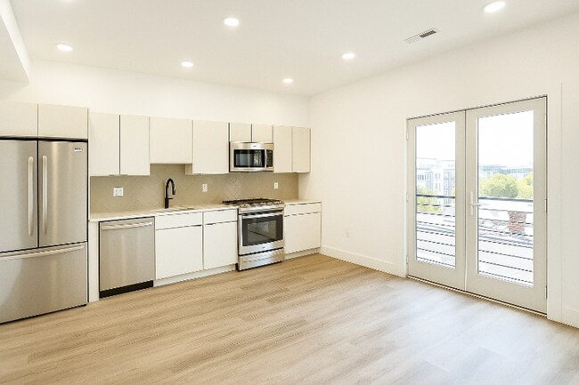 Foto del edificio - 716 L St SE