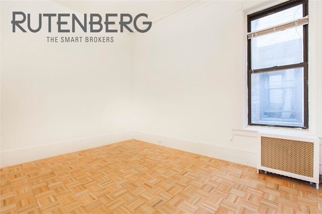 Building Photo - 239 W 105th St