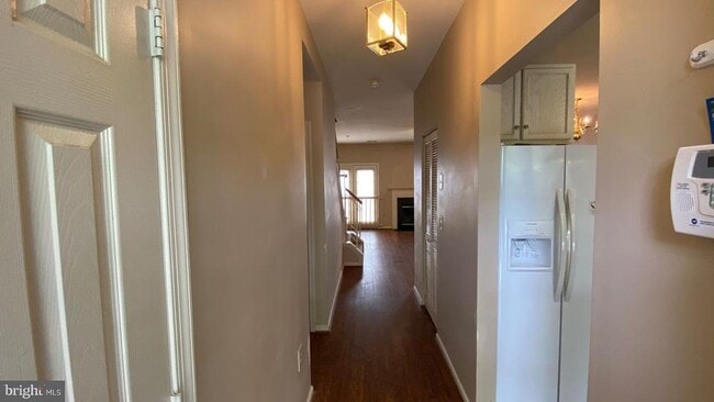 Building Photo - 2461 Medford Ct