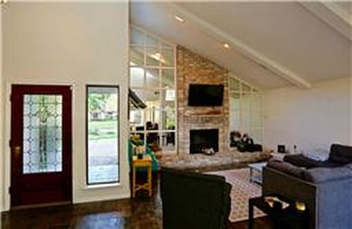 Building Photo - 15915 Larkfield Dr