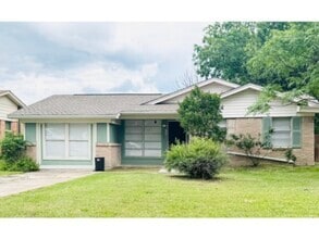 Building Photo - 714 Pebble Creek Ln
