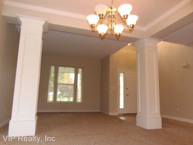 Building Photo - 6892 Bishops Crossing Cir