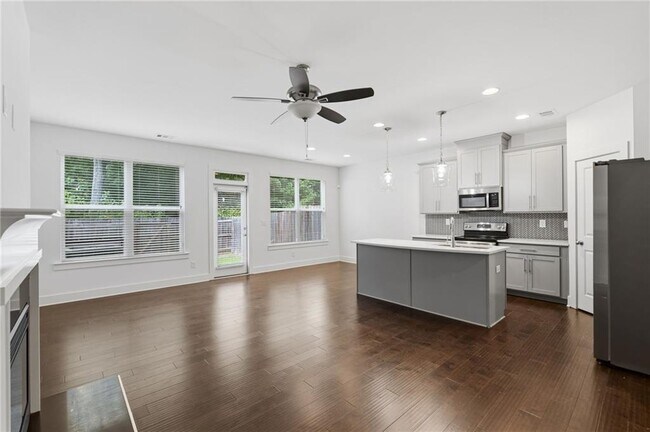 Building Photo - 5348 Brooklands Dr