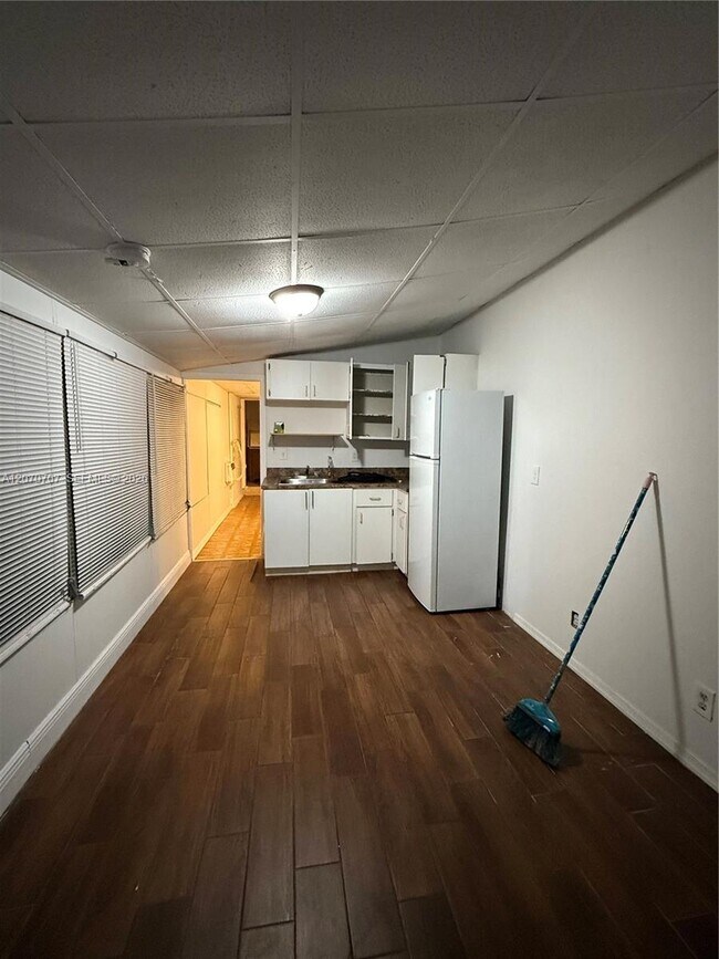 Foto del edificio - 700 SW 8th Ave