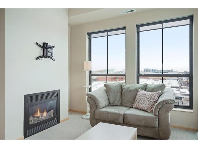 Building Photo - 4525 Park Commons Dr