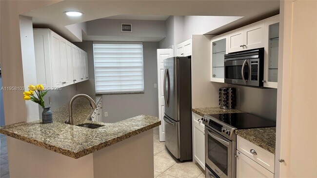 Foto del edificio - 3215 NE 184th St