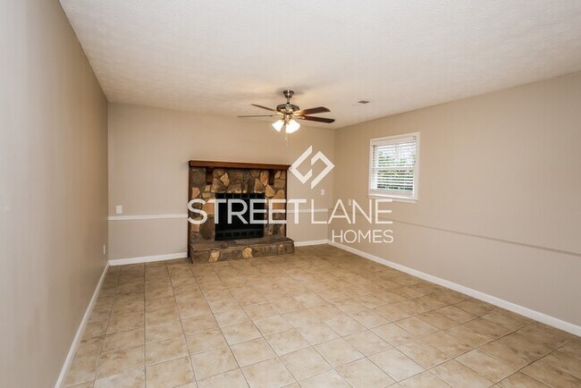 Building Photo - Charming 4 Bedroom in Lawrenceville!