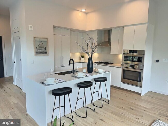 Building Photo - 3130 Potomac Ave