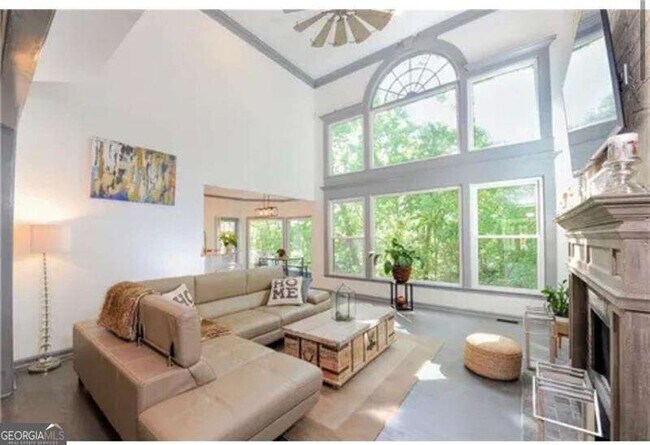 Foto del edificio - 195 Creekside Park Dr