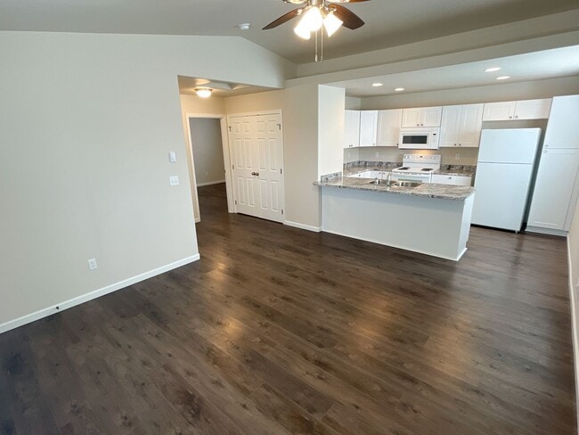 Building Photo - 275 Rickenbacker Ave