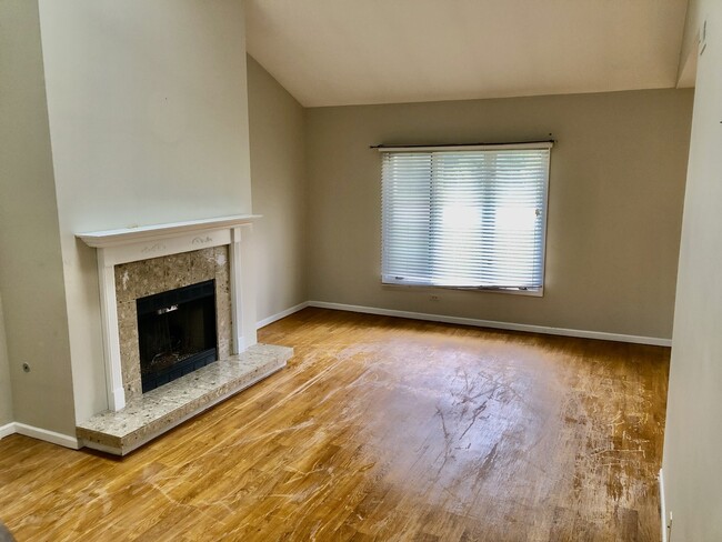 Foto del edificio - 909 Suffolk Ct