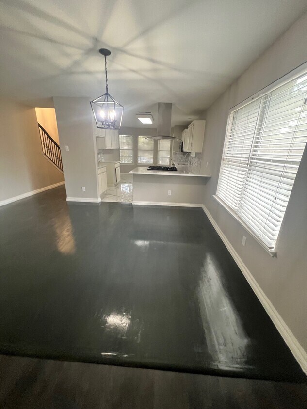 Foto principal - 2213 Ridgewood Dr