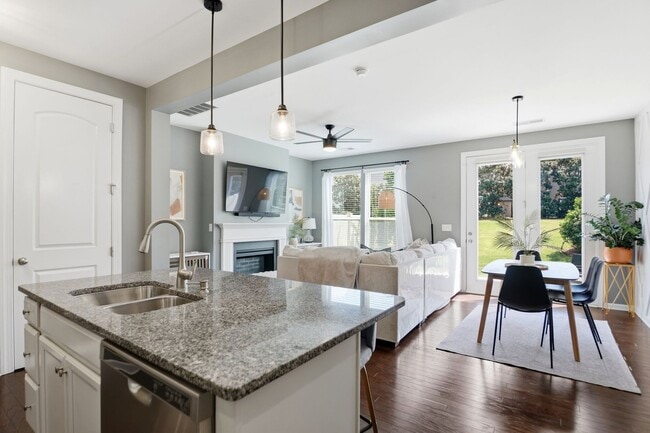 Building Photo - 1223 Bhaltair Ln