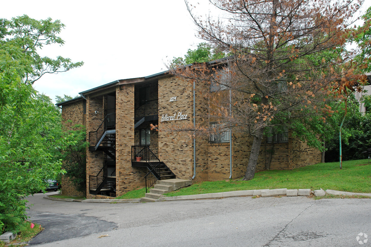 Primary Photo - 3214 Hillcrest Pl