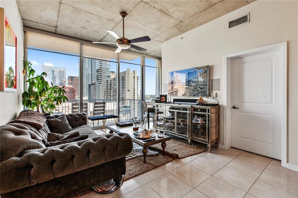 Primary Photo - 360 Nueces St