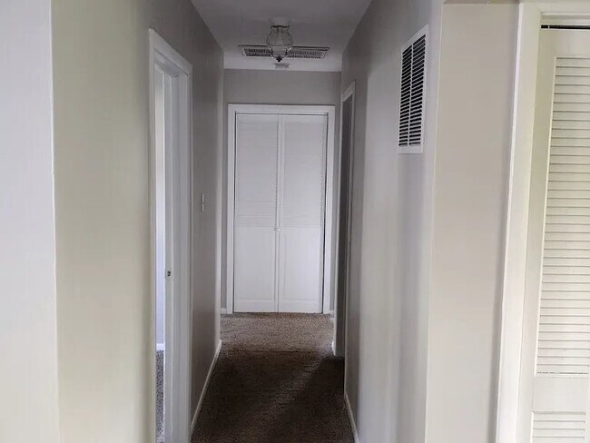 Foto del edificio - 1321 Lafayette Ct