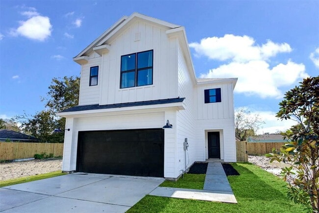 "Charming 3-Bed Oasis with 2.5 Baths & 1,707 Sq Ft in Houston's Heart!" - "Charming 3-Bed Oasis with 2.5 Baths & 1,707 Sq Ft in Houston's Heart!" Apartment