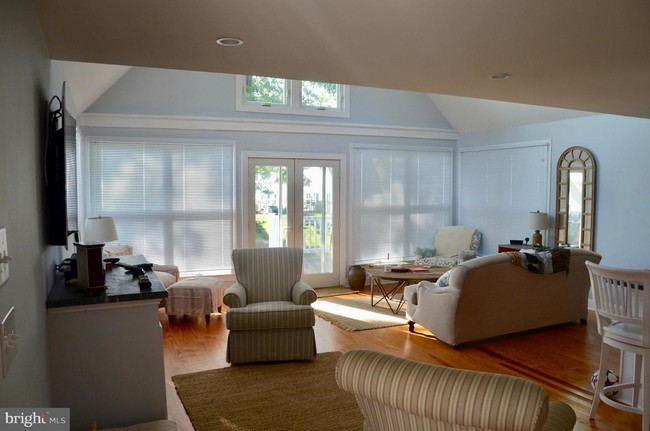 Foto del edificio - 1057 Bay Front Ave