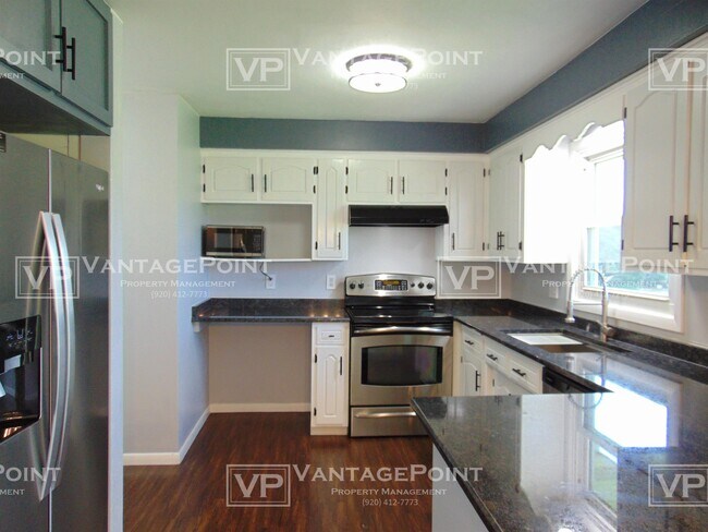Foto del edificio - 2419 N Erb St