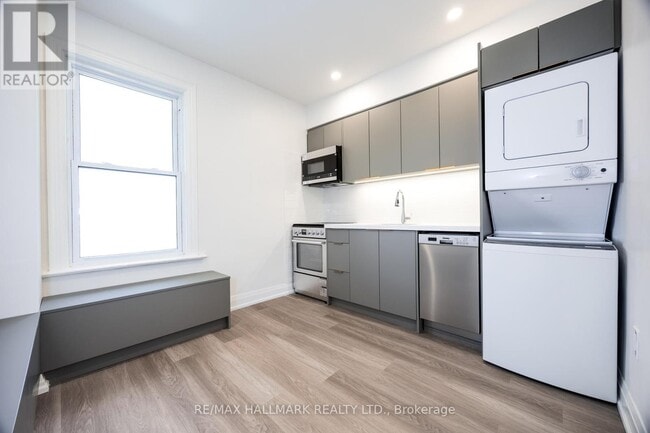 Photo du bâtiment - 100 Dearbourne Ave