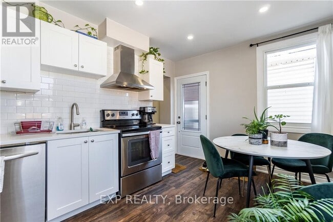 Photo du bâtiment - 163 Wentworth St N