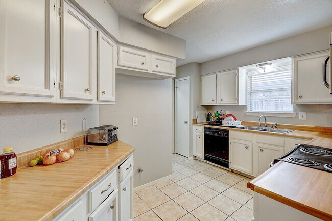 Foto del edificio - 4907 Quail Hollow Dr