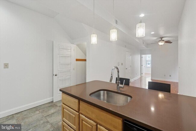 Foto del edificio - 2522 S Broad St