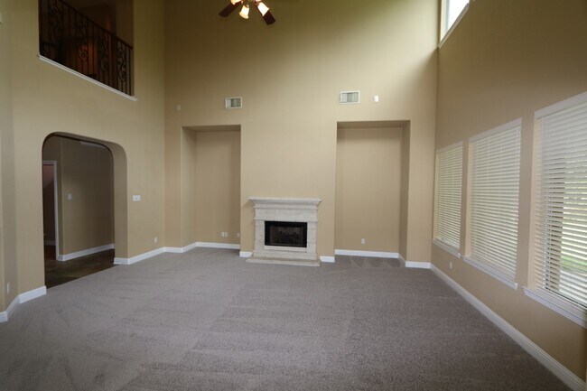 Foto del edificio - 7102 Spring Run Ln