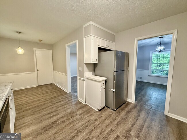 Building Photo - 252 Harmony Grove Rd