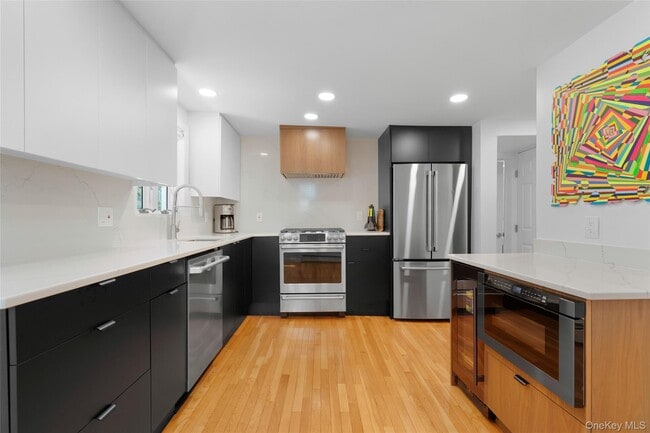 Building Photo - 595 Piermont Ave