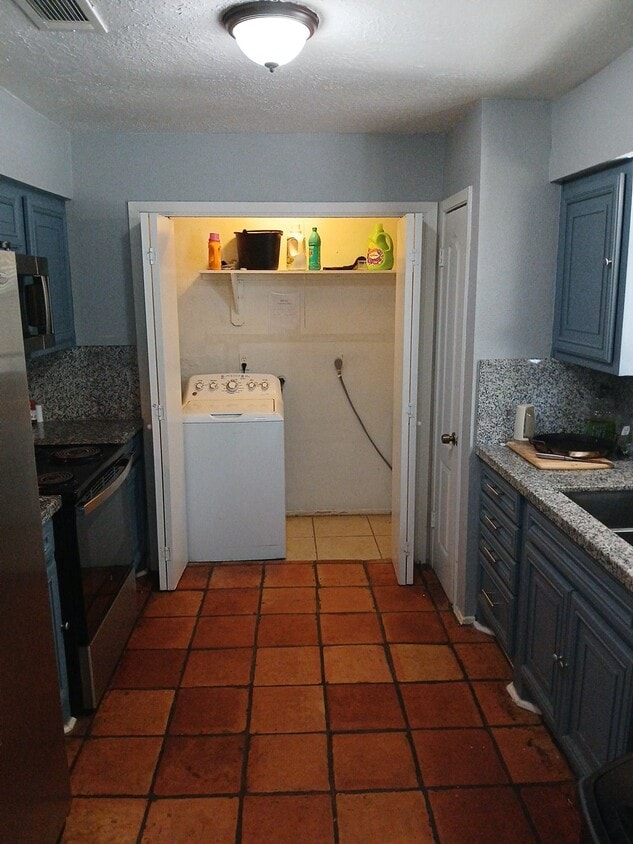 Building Photo - 8507 Opalwood Ct