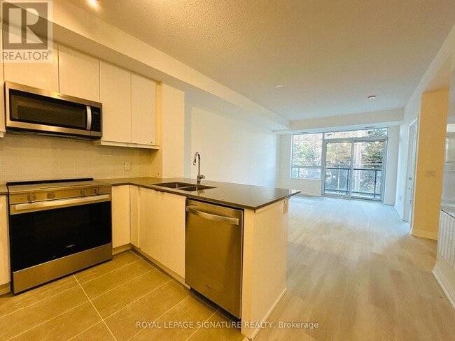 Building Photo - 3260 Sheppard Ave E