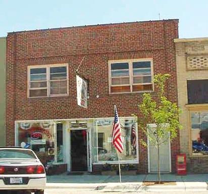 Primary Photo - 321 1/2 W Main St