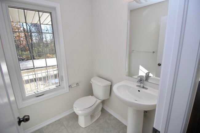 Photo du bâtiment - 7776 White Pine Cres