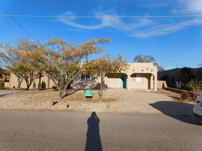 Building Photo - Beautiful Home in Old Mesilla