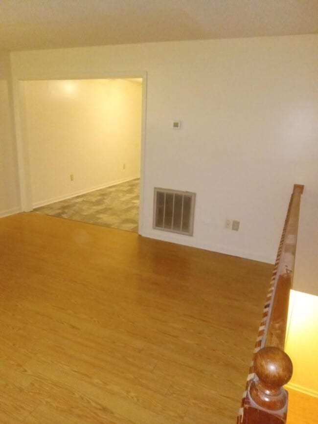 Building Photo - 313 Lee Dr