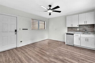 Building Photo - 327 NE 55th St