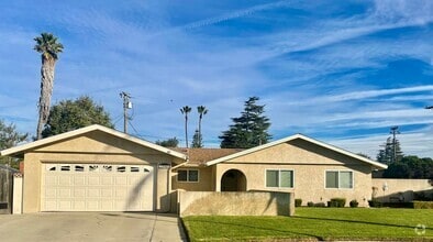 Building Photo - 3694 Lakeview Ct