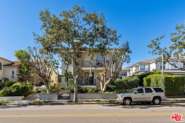 Foto del edificio - 253 S Doheny Dr