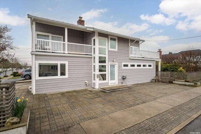 Building Photo - 100 Eldorado St