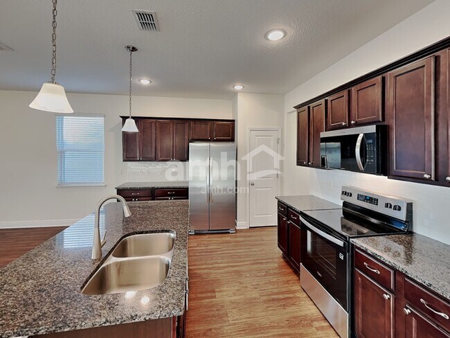 Foto del edificio - 1324 Celery Ave