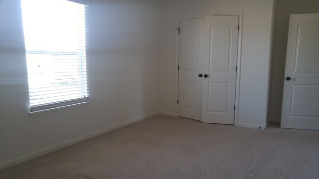 Foto del edificio - Modern 4 Bedroom, 2.5 Bath West Side Single Family Home